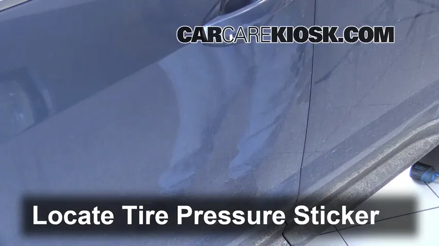 2012 Chevrolet Equinox LT 2.4L 4 Cyl. FlexFuel Tires & Wheels Check Tire Pressure